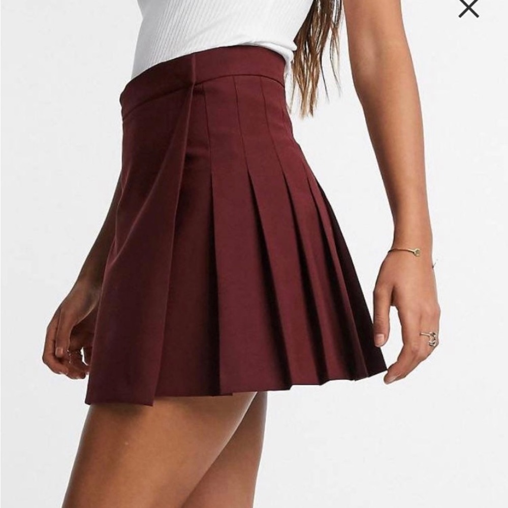 Asos Design pleated mini skirt in Claret XS